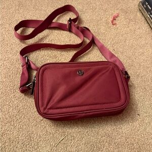 lululemon athletica Men's Red Belt Bag